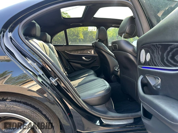 2019 Mercedes-Benz E 300 with VIN WDDZF4KB0KA511559, listed as a Copart auction lot 60793575 with 66,347 mi miles and Clean title. Bid and sale history available at DreamBid. Image 7.