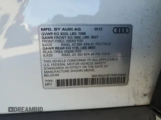 2024 Audi Q8 e-tron Premium Plus z VIN WA15AAGE7RB025662, wystawiony jako Copart lot #52006665 z przebiegiem 18 760 mil mil oraz Szkoda całkowita • Salvage title. Historia ofert i sprzedaży dostępna na DreamBid. Obrazek 13.
