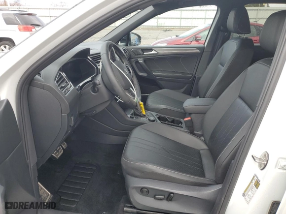 2023 Volkswagen Tiguan SE R-Line Black with VIN 3VV8B7AX8PM091870, listed as a Copart auction lot 49150015 with 21,440 mi miles and Salvage Title. Bid and sale history available at carsss.com. Image 7.