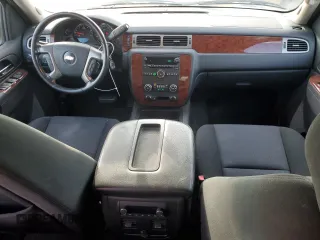 2011 Chevrolet Avalanche LS with VIN 3GNTKEE30BG243756, listed as a Copart auction lot 73990394 with 136,844 mi miles and Salvage Title. Bid and sale history available at carsss.com. Image 8.