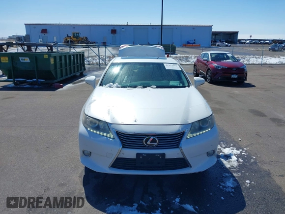 2013 Lexus ES 4dr Sdn with VIN JTHBK1GG5D2044256, listed as a IAAI auction lot 41924151 with 180,045 mi miles. Bid and sale history available at carsss.com. Image 12.