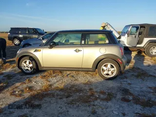 2007 MINI Hardtop with VIN WMWMF33587TU60750, listed as a IAAI auction lot 40640995 with Not Provided miles and . Bid and sale history available at DreamBid. Image 14.