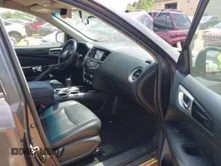 2014 Nissan Pathfinder SV with VIN 5N1AR2MM7EC710811, listed as a IAAI auction lot 42142870 with 158,803 mi miles. Bid and sale history available at carsss.com. Image 5.