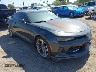 2017 Chevrolet Camaro 2LT z VIN 1G1FD1RS7H0158512, wystawiony jako IAAI lot #42235254 z przebiegiem 75 031 mil mil oraz . Historia ofert i sprzedaży dostępna na DreamBid. Obrazek 1.