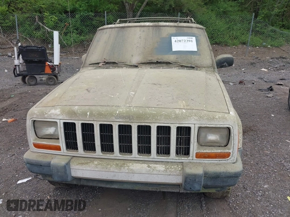 2001 Jeep Cherokee Sport with VIN 1J4FT48S21L516398, listed as a IAAI auction lot 42072391 with 187,730 mi miles. Bid and sale history available at carsss.com. Image 6.