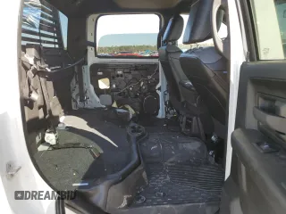2024 Ram 2500 Tradesman z VIN 3C6UR5HL6RG253486, wystawiony jako Copart lot #43462095 z przebiegiem 34 638 mil mil oraz Szkoda całkowita • Salvage title. Historia ofert i sprzedaży dostępna na DreamBid. Obrazek 10.