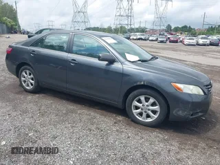 2008 Toyota Camry LE z VIN 4T1BE46K18U199098, wystawiony jako IAAI lot #42210855 z przebiegiem 148 447 mil mil oraz . Historia ofert i sprzedaży dostępna na DreamBid. Obrazek 1.