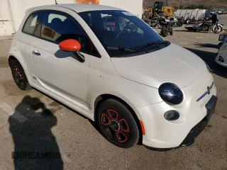 2018 FIAT 500e z VIN 3C3CFFGE3JT465087, wystawiony jako Copart lot #75343744 z przebiegiem 22 850 mil mil oraz Szkoda całkowita • Salvage title. Historia ofert i sprzedaży dostępna na DreamBid. Obrazek 4.