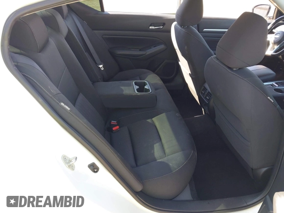 2019 Nissan Altima 2.5 SV with VIN 1N4BL4DV0KC116402, listed as a IAAI auction lot 41772384 with 80,240 mi miles. Bid and sale history available at carsss.com. Image 8.