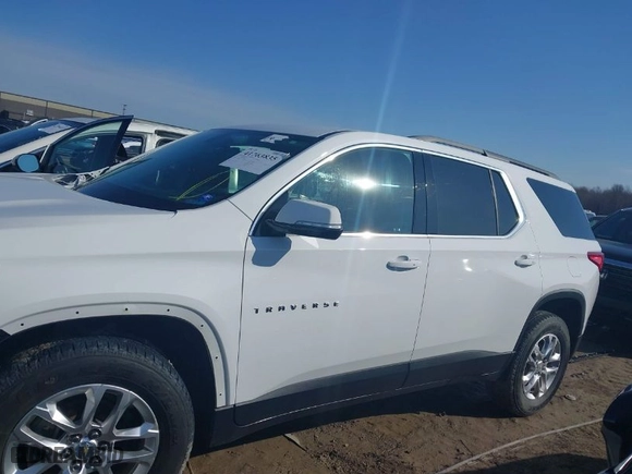 2019 Chevrolet Traverse LT Cloth with VIN 1GNERGKW7KJ318482, listed as a IAAI auction lot 41763835 with 45,116 mi miles. Bid and sale history available at carsss.com. Image 15.