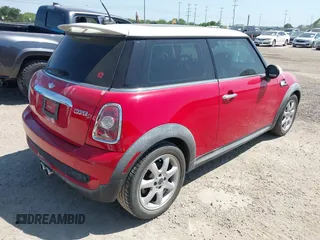 2009 MINI Hardtop S with VIN WMWMF73569TW86229, listed as a IAAI auction lot 42264383 with 63,482 mi miles and . Bid and sale history available at DreamBid. Image 4.