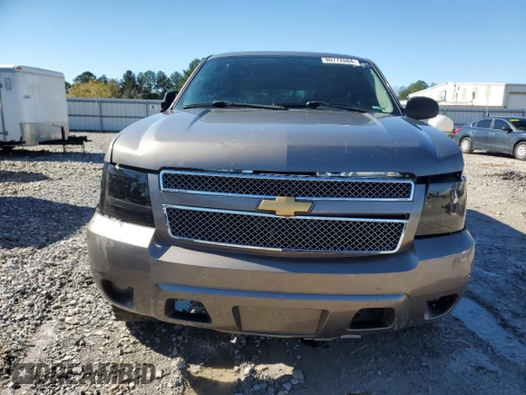 2013 Chevrolet Suburban LS z VIN 1GNWKLEG4DR113485, wystawiony jako Copart lot #80772604 z przebiegiem 183 622 mil mil oraz Szkoda całkowita • Salvage title. Historia ofert i sprzedaży dostępna na DreamBid. Obrazek 5.