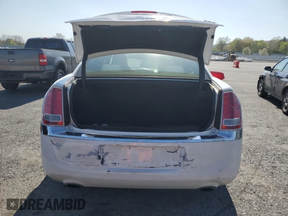2014 Chrysler 300 z VIN 2C3CCAAG5EH343013, wystawiony jako Copart lot #54422505 z przebiegiem 86 036 mil mil oraz Szkody całkowita. Historia ofert i sprzedaży dostępna na DreamBid. Obrazek 6.