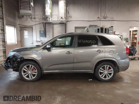 2015 Kia Sorento SX with VIN 5XYKWDA74FG617737, listed as a IAAI auction lot 41368050 with 96,763 mi miles. Bid and sale history available at carsss.com. Image 14.