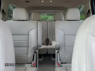 2020 GMC Acadia Denali z VIN 1GKKNXLS3LZ122436, wystawiony jako Copart lot #59465575 z przebiegiem 53 583 mil mil oraz Szkoda całkowita • Salvage title. Historia ofert i sprzedaży dostępna na DreamBid. Obrazek 10.