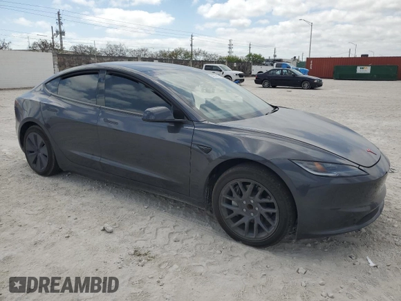 2024 Tesla Model 3 z VIN 5YJ3E1EA8RF749228, wystawiony jako Copart lot #54073925 z przebiegiem 5 369 mil mil oraz Szkoda całkowita • Salvage title. Historia ofert i sprzedaży dostępna na DreamBid. Obrazek 4.