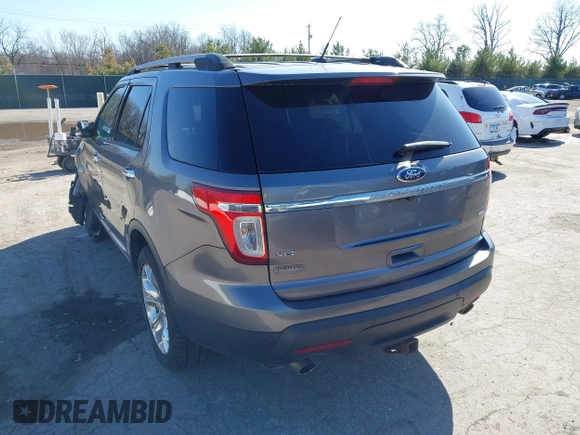 2013 Ford Explorer XLT with VIN 1FM5K8D85DGC94082, listed as a IAAI auction lot 41956976 with 174,017 mi miles and . Bid and sale history available at carsss.com. Image 3.
