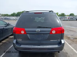 2007 Toyota Sienna XLE z VIN 5TDZK22C47S041176, wystawiony jako IAAI lot #42188204 z przebiegiem 205 203 mil mil oraz . Historia ofert i sprzedaży dostępna na DreamBid. Obrazek 16.