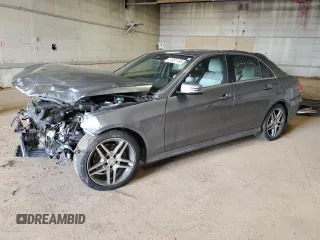 2016 Mercedes-Benz E 350 Luxury z VIN WDDHF8JB4GB284561, wystawiony jako Copart lot #51981165 z przebiegiem 111 687 mil mil oraz Szkoda całkowita • Salvage title. Historia ofert i sprzedaży dostępna na DreamBid. Obrazek 1.