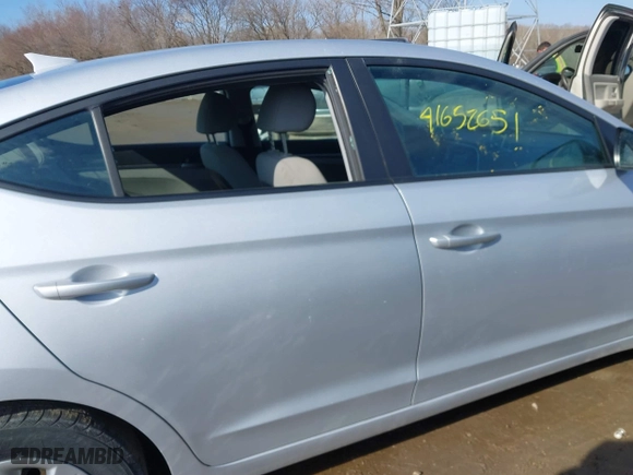 2017 Hyundai Elantra SE with VIN KMHD74LFXHU367332, listed as a IAAI auction lot 41652651 with 110,101 mi miles. Bid and sale history available at carsss.com. Image 13.