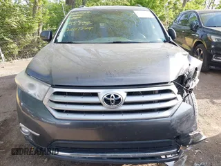2011 Toyota Highlander Limited with VIN 5TDDK3EH7BS055802, listed as a IAAI auction lot 42207525 with 146,827 mi miles and . Bid and sale history available at DreamBid. Image 12.