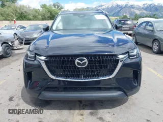2024 Mazda CX-90 Preferred Plus z VIN JM3KKCHD8R1112555, wystawiony jako IAAI lot #42260744 z przebiegiem 16 528 mil mil oraz . Historia ofert i sprzedaży dostępna na DreamBid. Obrazek 12.