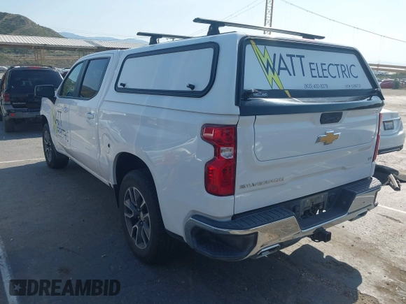 2021 Chevrolet Silverado 1500 LT with VIN 3GCUYDET6MG348181, listed as a IAAI auction lot 41882717 with 29,922 mi miles. Bid and sale history available at carsss.com. Image 3.