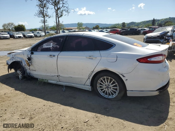 2015 Ford Fusion Titanium Hybrid with VIN 3FA6P0RU3FR184036, listed as a Copart auction lot 51936955 with 370,750 mi miles and Salvage Title. Bid and sale history available at carsss.com. Image 2.