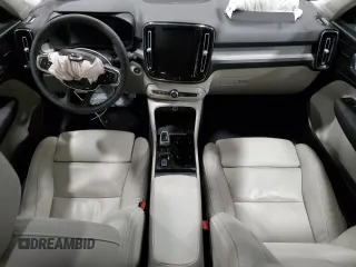 2024 Volvo XC40 Ultimate Dark Theme z VIN YV4L12UM4R2213891, wystawiony jako Copart lot #85272044 z przebiegiem Nie podano mil oraz Nie do naprawy • Non repairable. Historia ofert i sprzedaży dostępna na DreamBid. Obrazek 8.