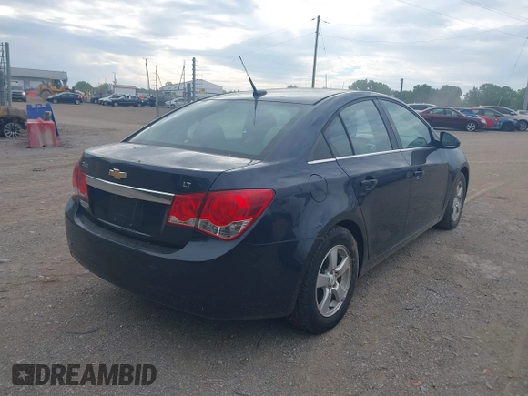 2014 Chevrolet Cruze 1LT with VIN 1G1PC5SB0E7137724, listed as a IAAI auction lot 42175995 with 276,145 mi miles and . Bid and sale history available at DreamBid. Image 4.