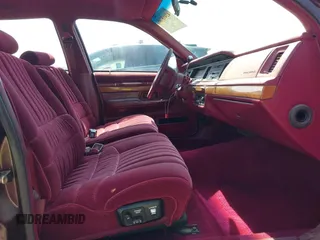 1992 Mercury Grand Marquis LS z VIN 2MECM75W4NX749141, wystawiony jako IAAI lot #42413769 z przebiegiem 296 805 mil mil oraz . Historia ofert i sprzedaży dostępna na DreamBid. Obrazek 5.