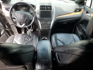 2017 Lincoln MKC Select z VIN 5LMCJ2D9XHUL46567, wystawiony jako Copart lot #64600175 z przebiegiem 65 089 mil mil oraz Szkoda całkowita • Salvage title. Historia ofert i sprzedaży dostępna na DreamBid. Obrazek 8.