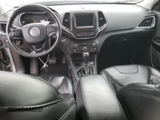 2019 Jeep Cherokee Altitude with VIN 1C4PJLLB3KD339082, listed as a Copart auction lot 54840275 with 197,069 mi miles and Salvage title. Bid and sale history available at DreamBid. Image 8.