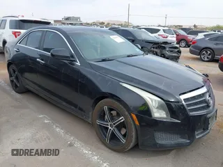 2013 Cadillac ATS z VIN 1G6AA5RA7D0142915, wystawiony jako IAAI lot #42000393 z przebiegiem 148 282 mil mil oraz . Historia ofert i sprzedaży dostępna na DreamBid. Obrazek 1.