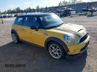 2007 MINI Hardtop S z VIN WMWMF73517TV31617, wystawiony jako IAAI lot #42586579 z przebiegiem Nie podano mil oraz . Historia ofert i sprzedaży dostępna na DreamBid. Obrazek 1.