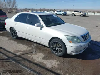 2005 Lexus LS 430 with VIN JTHBN36F050181470, listed as a IAAI auction lot 41575439 with 172,212 mi miles. Bid and sale history available at carsss.com. Image 1.