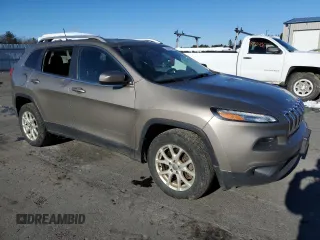 2016 Jeep Cherokee Latitude with VIN 1C4PJMCS1GW286268, listed as a Copart auction lot 83254154 with 122,761 mi miles and Salvage Title. Bid and sale history available at carsss.com. Image 4.