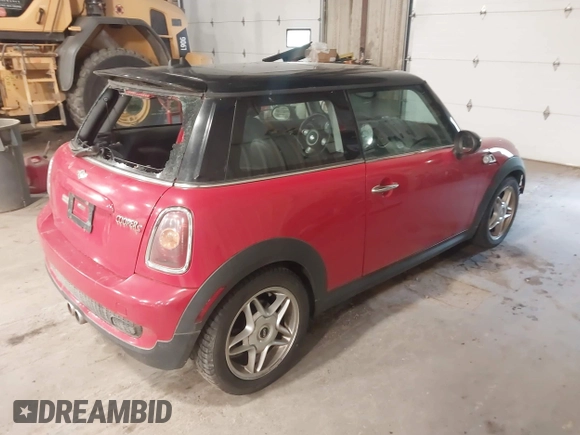 2008 MINI Hardtop S with VIN WMWMF73568TT89766, listed as a IAAI auction lot 42717545 with Not provided miles and . Bid and sale history available at DreamBid. Image 4.