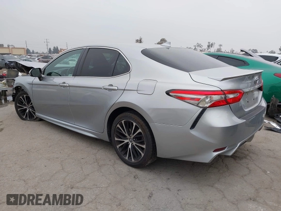 2019 Toyota Camry LE z VIN 4T1B11HK7KU713082, wystawiony jako IAAI lot #42151362 z przebiegiem 93 546 mil mil oraz . Historia ofert i sprzedaży dostępna na DreamBid. Obrazek 3.