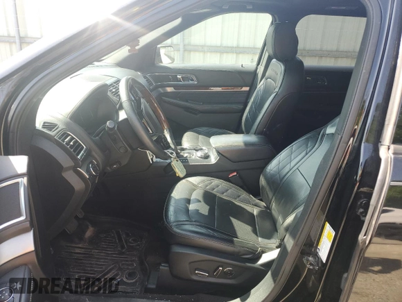 2018 Ford Explorer Platinum z VIN 1FM5K8HT7JGA51982, wystawiony jako Copart lot #57601575 z przebiegiem 126 400 mil mil oraz Szkoda całkowita • Salvage title. Historia ofert i sprzedaży dostępna na DreamBid. Obrazek 7.