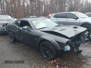 2019 Dodge Challenger R/T Scat Pack z VIN 2C3CDZFJ6KH529252, wystawiony jako IAAI lot #40849993 z przebiegiem Nie podano mil oraz . Historia ofert i sprzedaży dostępna na DreamBid. Obrazek 1.