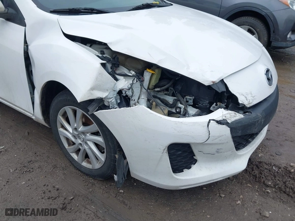 2012 Mazda Mazda3 i Touring with VIN JM1BL1L71C1624225, listed as a IAAI auction lot 41423890 with 199,251 mi miles. Bid and sale history available at carsss.com. Image 6.