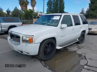 2000 Cadillac Escalade с VIN 1GYEK63R9YR180416, выставлен на аукционе IAAI как лот 42200278 с пробегом 145 848 миль миль и . История ставок и продаж доступна на DreamBid. Изображение 2.