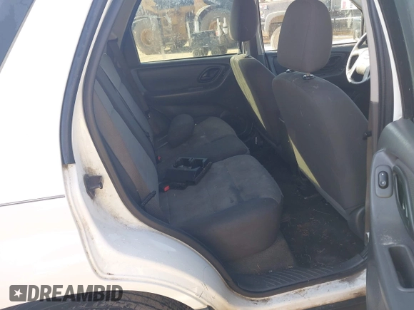 2007 Ford Escape XLS z VIN 1FMYU02Z27KB18032, wystawiony jako IAAI lot #42047295 z przebiegiem 163 348 mil mil oraz . Historia ofert i sprzedaży dostępna na DreamBid. Obrazek 8.