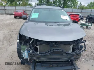 2017 Nissan Rogue SL z VIN 5N1AT2MVXHC806723, wystawiony jako IAAI lot #42331531 z przebiegiem 103 565 mil mil oraz . Historia ofert i sprzedaży dostępna na DreamBid. Obrazek 11.
