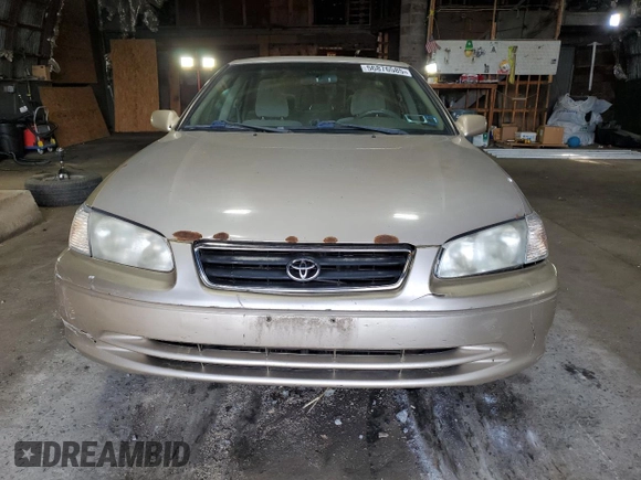 2001 Toyota Camry CE z VIN 4T1BG28K71U783281, wystawiony jako Copart lot #56876585 z przebiegiem 110 735 mil mil oraz Czysty tytuł • Clean title. Historia ofert i sprzedaży dostępna na DreamBid. Obrazek 5.