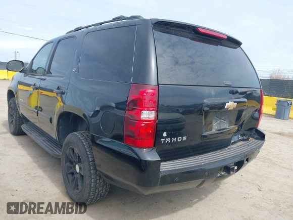 2008 Chevrolet Tahoe 1LT z VIN 1GNFC13J08J117666, wystawiony jako IAAI lot #41866421 z przebiegiem 208 043 mil mil oraz . Historia ofert i sprzedaży dostępna na DreamBid. Obrazek 3.