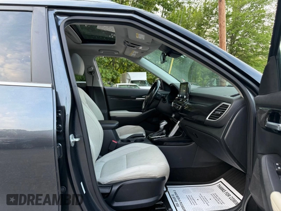 2021 Kia Seltos EX z VIN KNDERCAA6M7135176, wystawiony jako Copart lot #59635315 z przebiegiem 106 872 mil mil oraz Czysty tytuł • Clean title. Historia ofert i sprzedaży dostępna na DreamBid. Obrazek 5.