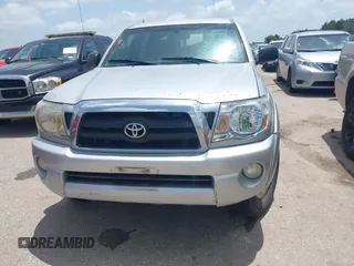 2006 Toyota Tacoma PreRunner z VIN 3TMKU72N76M008066, wystawiony jako IAAI lot #42692603 z przebiegiem 208 065 mil mil oraz . Historia ofert i sprzedaży dostępna na DreamBid. Obrazek 6.