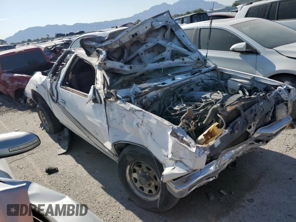 1993 Nissan Frontier with VIN 1N6SD16S2PC353941, listed as a Copart auction lot 47649664 with 137,833 mi miles and Non repairable. Bid and sale history available at DreamBid. Image 4.
